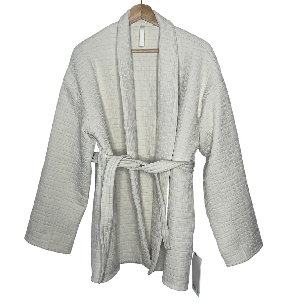 Lululemon Serene Travels Wrap Size 4 Womens Beige Quilted Belted‎ Jacket